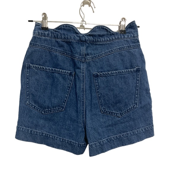 Vero Moda Lisa HR Scallop Shorts - Picture 2 of 5